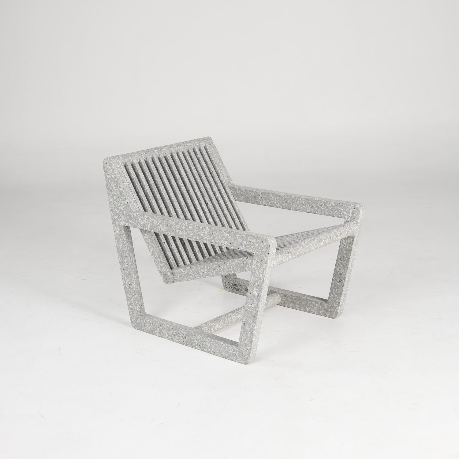 Ombak Lounger Pebble White