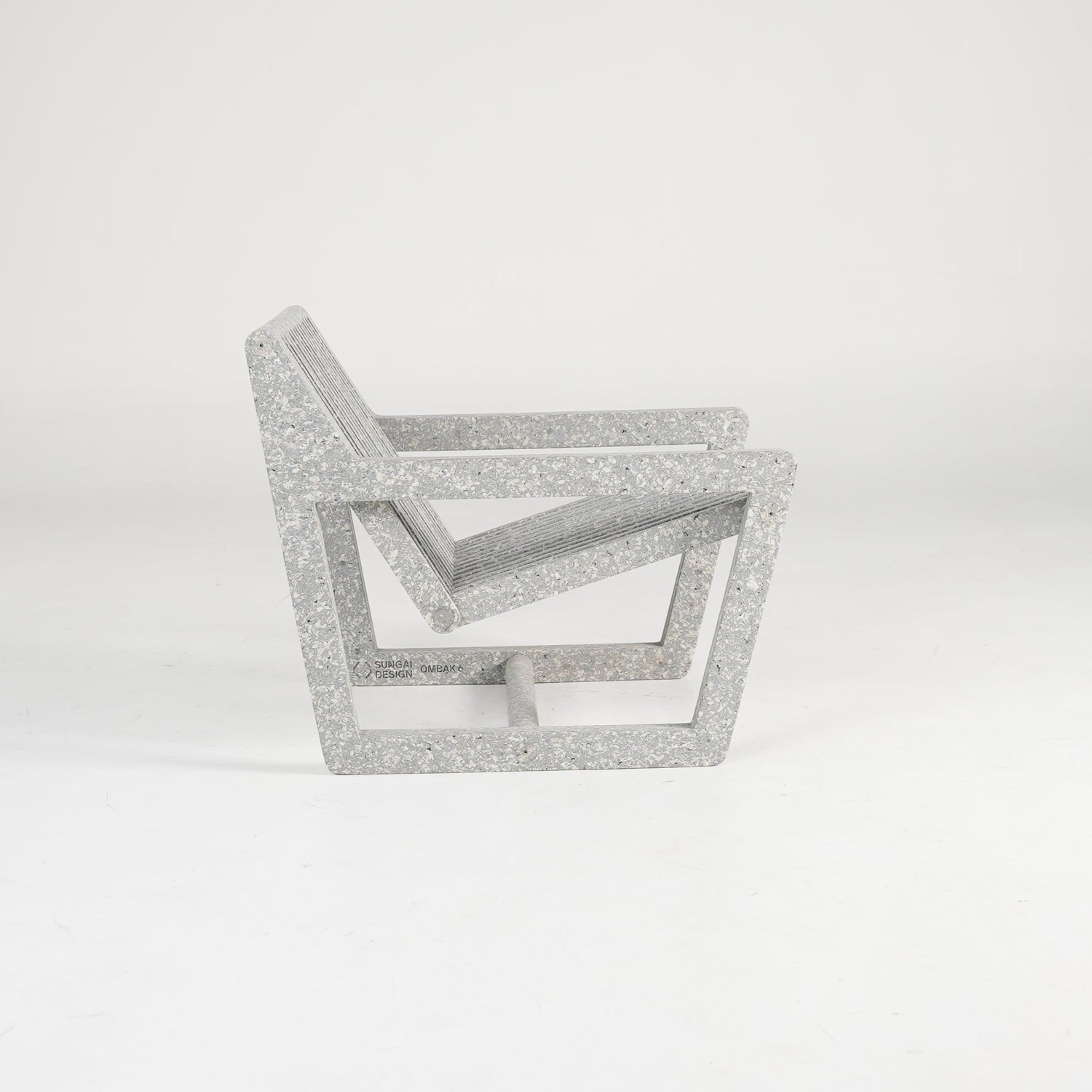 Ombak Lounger Pebble White